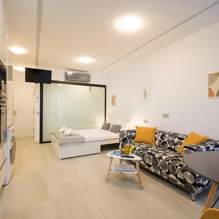 Modern Retreat By Canteras